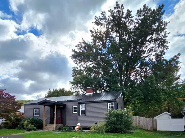320 S 2nd St, Lykens, PA 17048