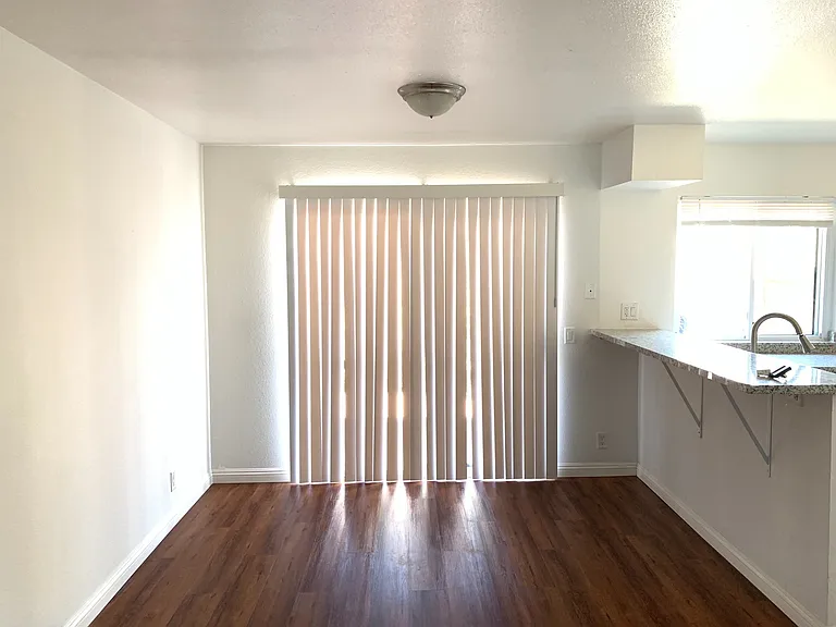 1418 N Elderberry Ave — Photo 5