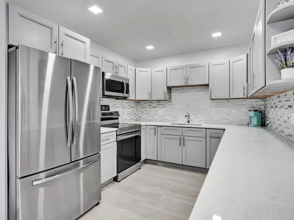 2661 NE 20th Street, Pompano Beach, FL 33062