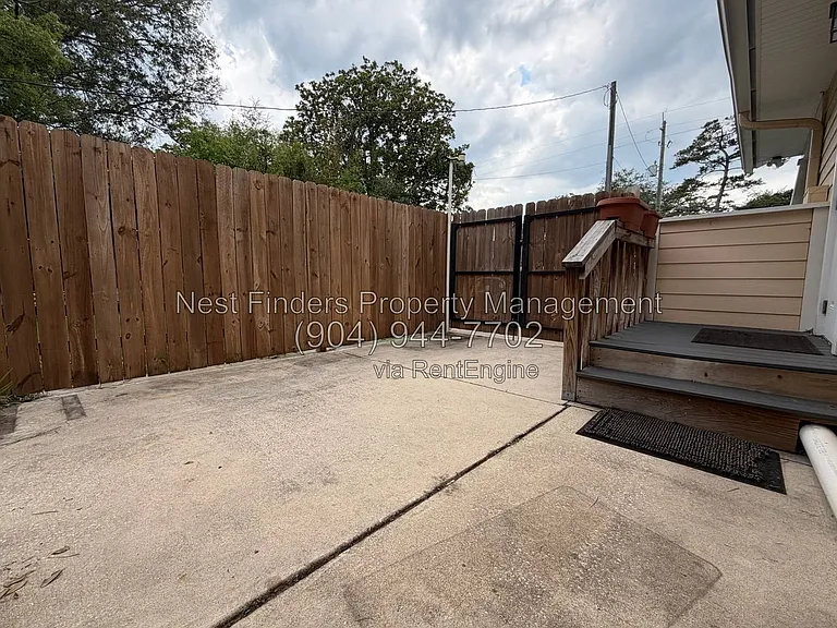 3886 Walsh St — Photo 44