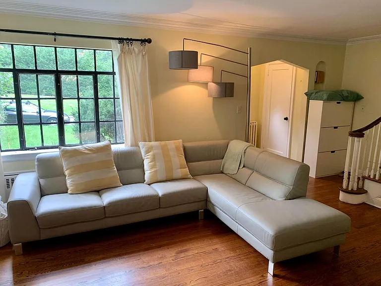 31 South Dr — Photo 6