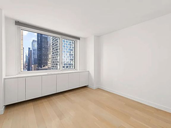 3rd image of 301 W 53rd St APT 15A