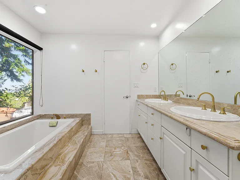 3329 Dona Rosa Dr — Photo 16