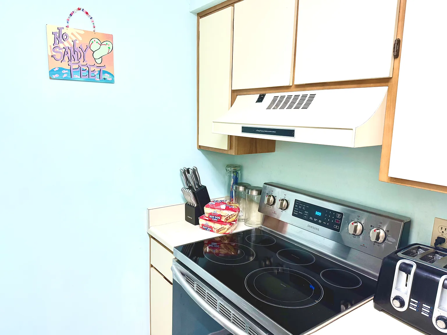 2 bed, 758 sqft, $1,600 — Photo 3