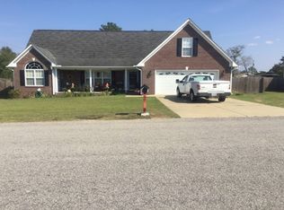117 Ridgeview Dr, Raeford, NC 28376