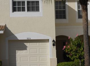 925 Hampton Cir, Naples, FL 34105