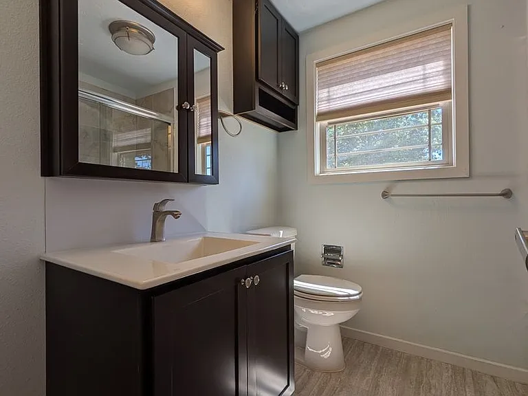 2145 Laurelhurst Dr — Photo 12