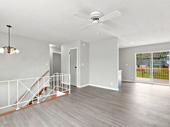 5th image of 3025 29th Ave SW