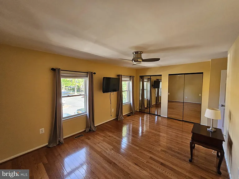 10218 Arizona Cir #16 — Photo 8