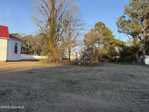 372 W Pantego Street, Belhaven, NC 27810