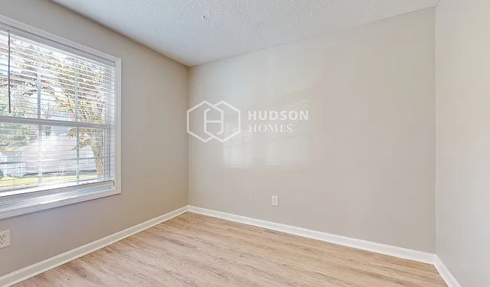 141 Greystone Cir — Photo 14