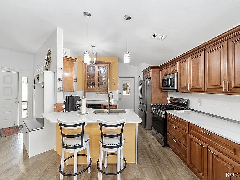 1819 W Nicole Dr — Photo 9