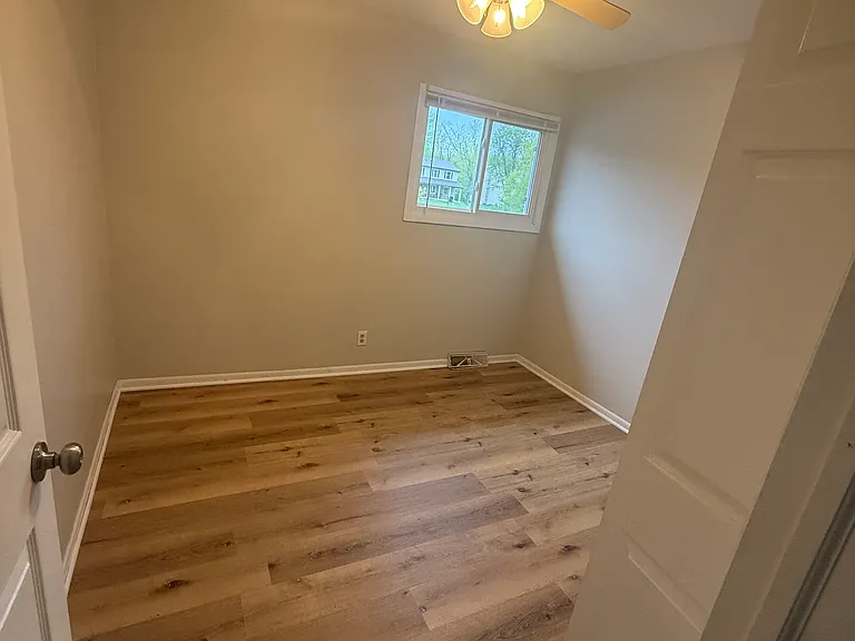 5N087 Mary Ct — Photo 9