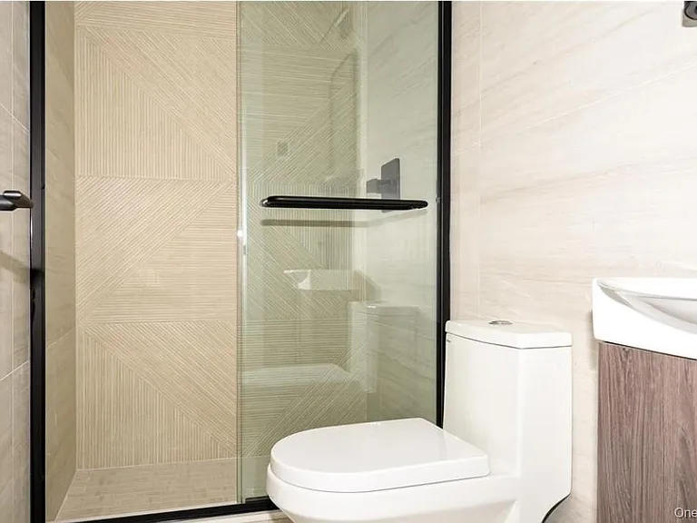 315-1M W Broadway W #1M — Photo 17