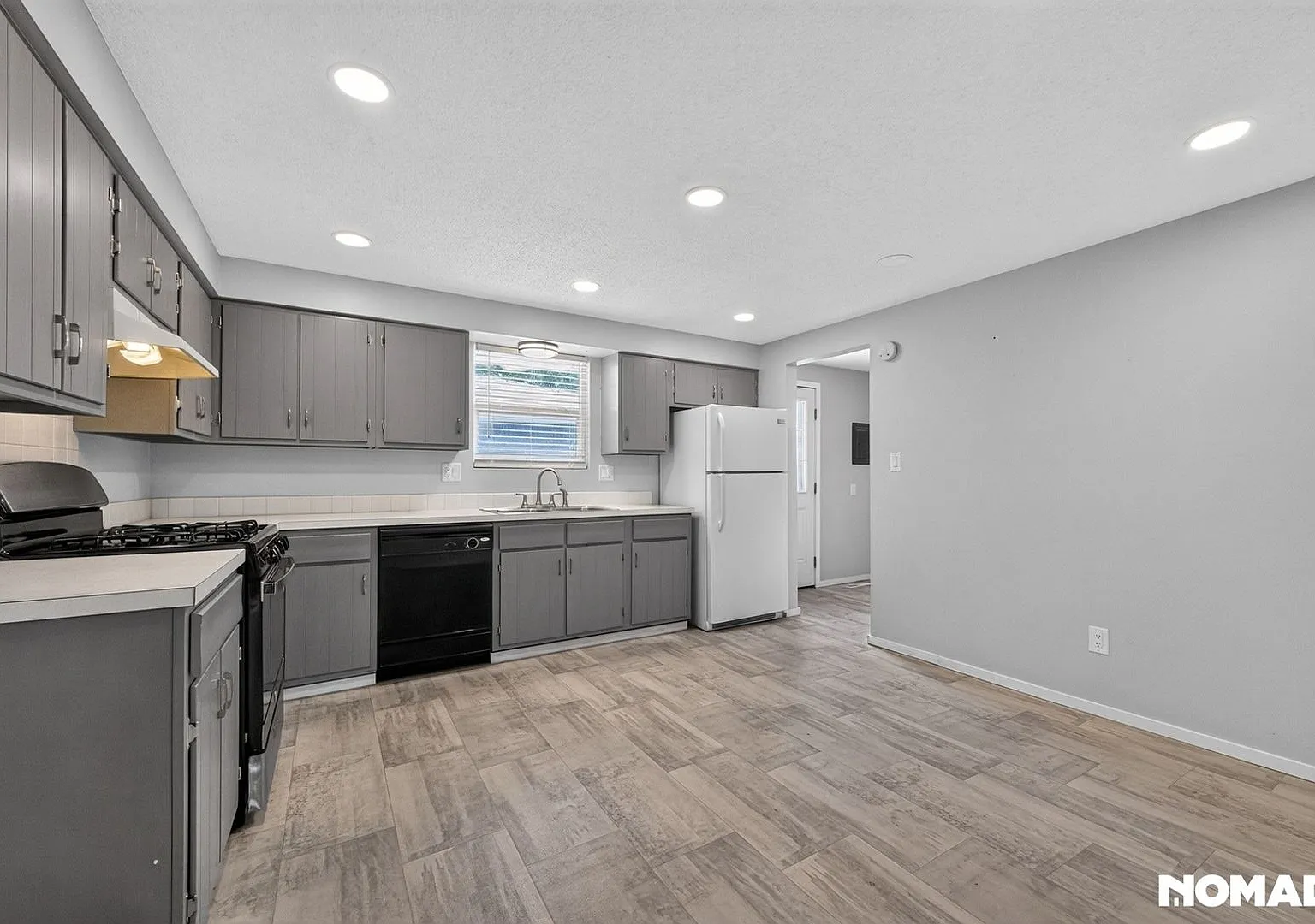Charming 2BR Duplex in Loveland — Photo 4