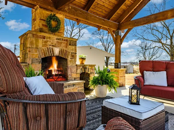 673 Stipp Ln, Texarkana, TX 75501