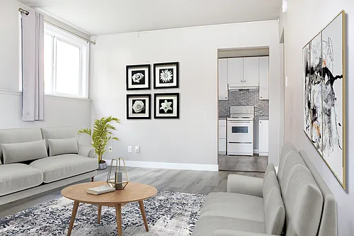 3955 Retallack St Photo 1