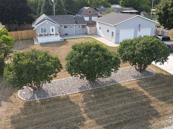 645 Cliff St, Quinnesec, MI 49876