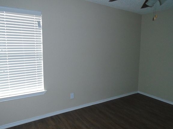 4th image of 5119 Live Oak St APT 208