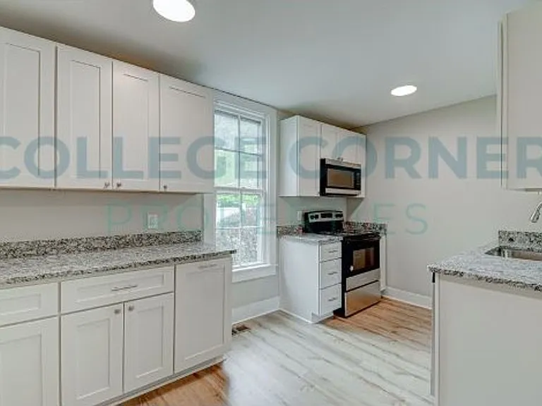 639 S Poplar St #C — Photo 10