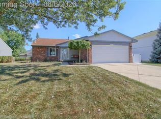 43671 Emrick Dr, Canton, MI 48187