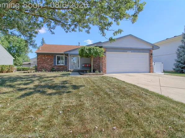 43671 Emrick Dr, Canton, MI 48187