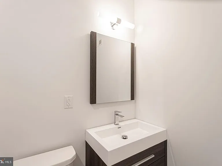 2623 Christian St #304 — Photo 5