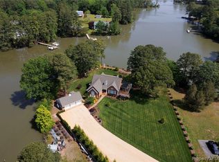 411 Oakley Pointe Ln, Mathews, VA 23109