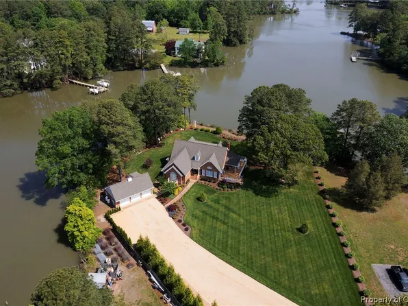 411 Oakley Pointe Ln, Mathews, VA 23109