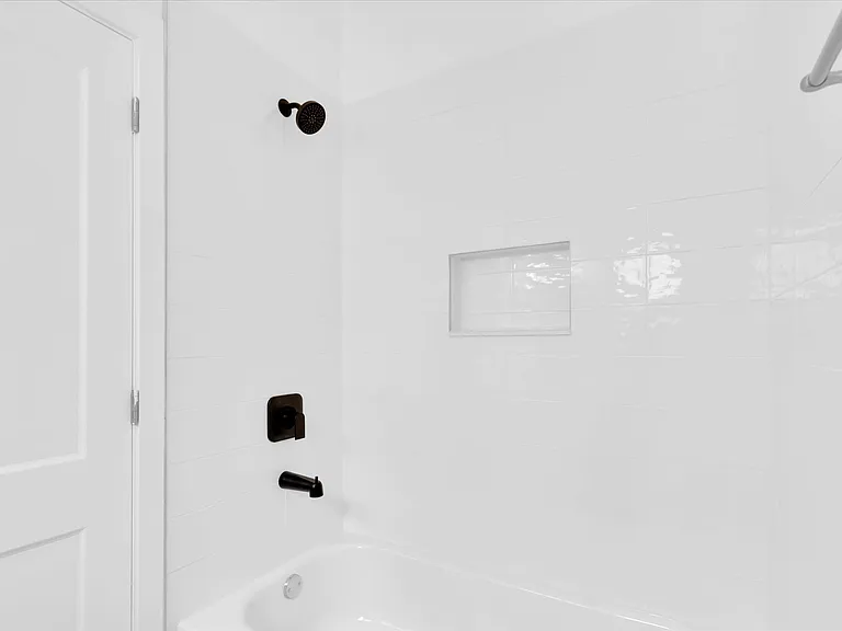 3811 Huntington St NE — Photo 27