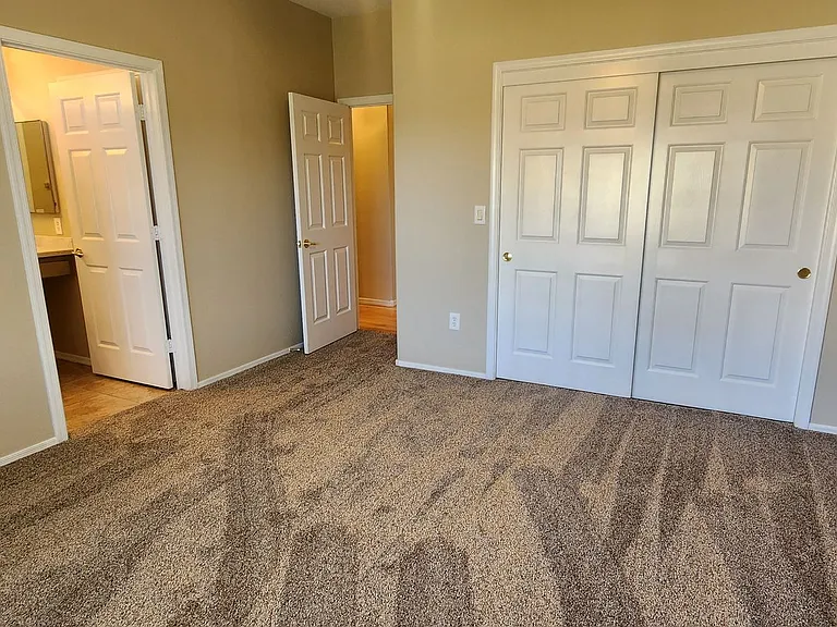 1561 Bonner Springs Dr — Photo 10