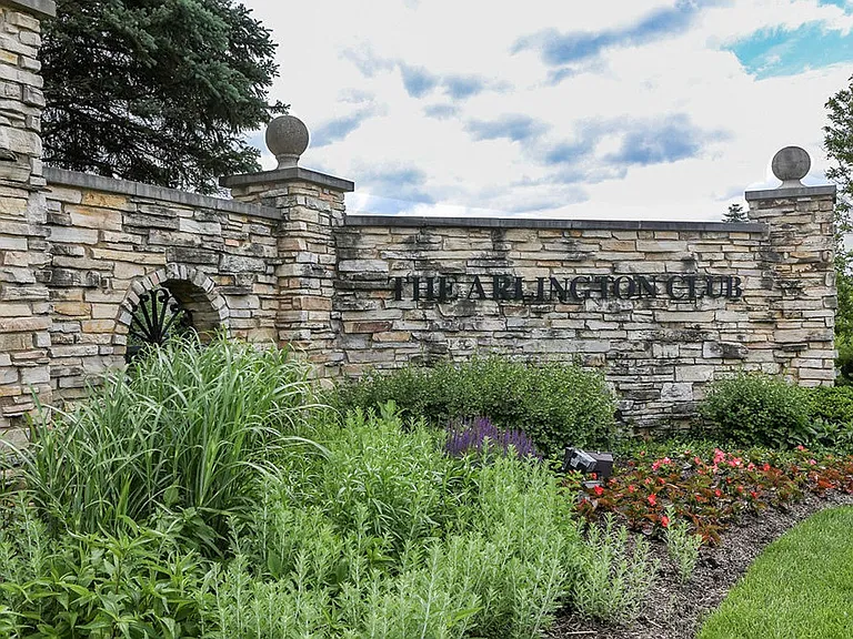 Arlington Club Apartments — Photo 26