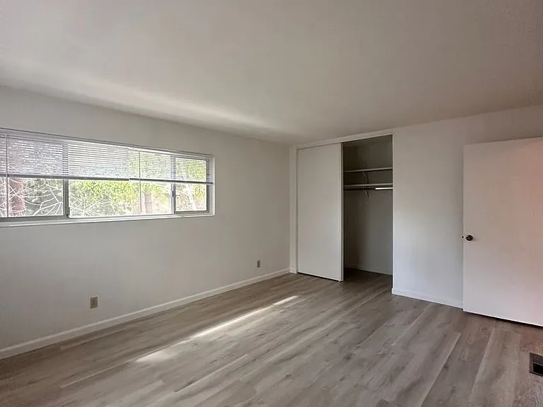 2084 Alta Loma St — Photo 17