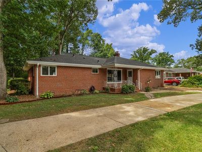 406 Sparrow Rd, Chesapeake, VA, 23325