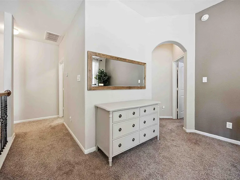 323 Biltmore Loop — Photo 16