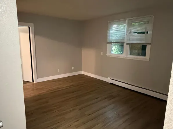 4779 NW 62nd Ave APT 4, Johnston, IA 50131
