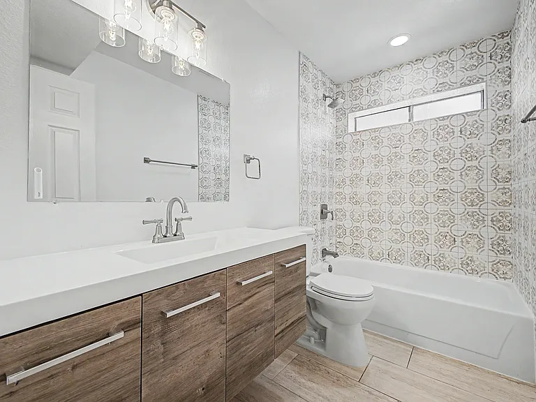 918 E Kristal Way — Photo 25