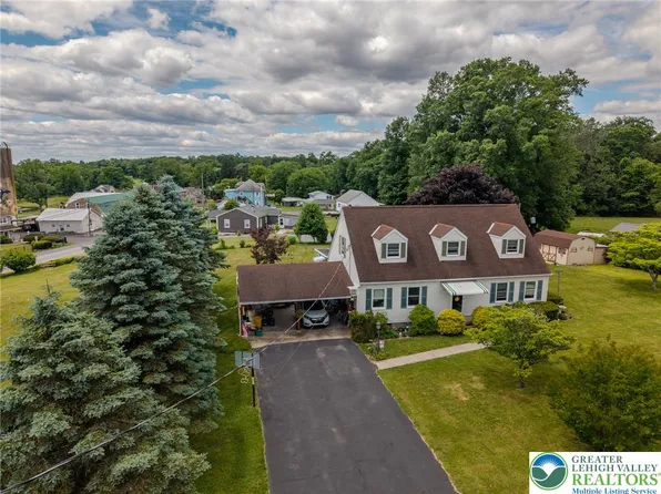 40 Locke Heights Rd, Bangor, PA 18013