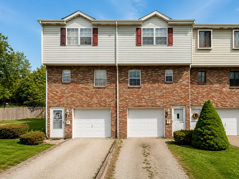 118 Yale Dr — Photo 10