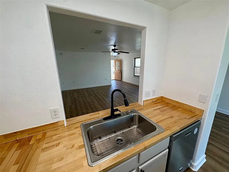 8003 Bannock Ln — Photo 17