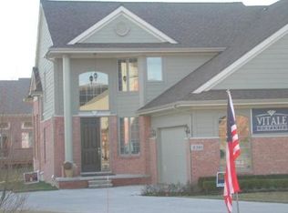 1038 E Lorenzo Ct, Troy, MI 48085
