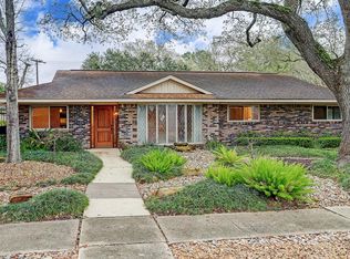 8811 Manhattan Dr, Houston, TX 77096