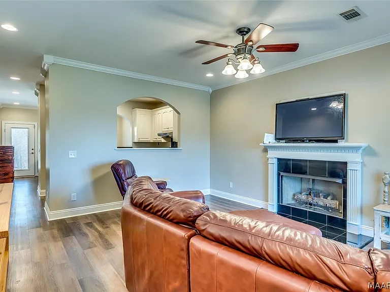 1211 Sadie Cir — Photo 7