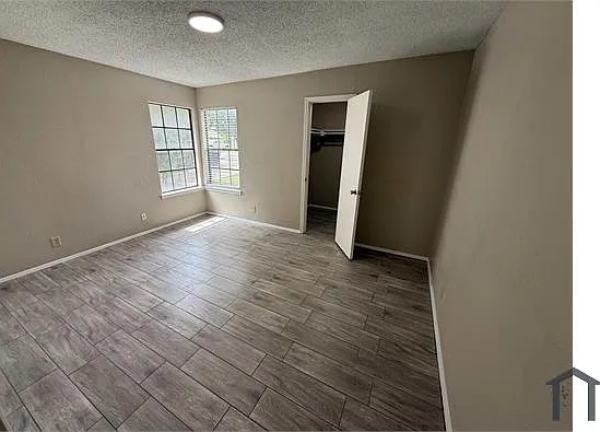 1204 Greenbriar Loop