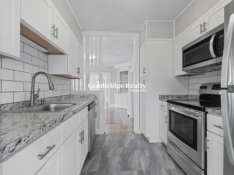 14 Windsor Rd #2T — Photo 1