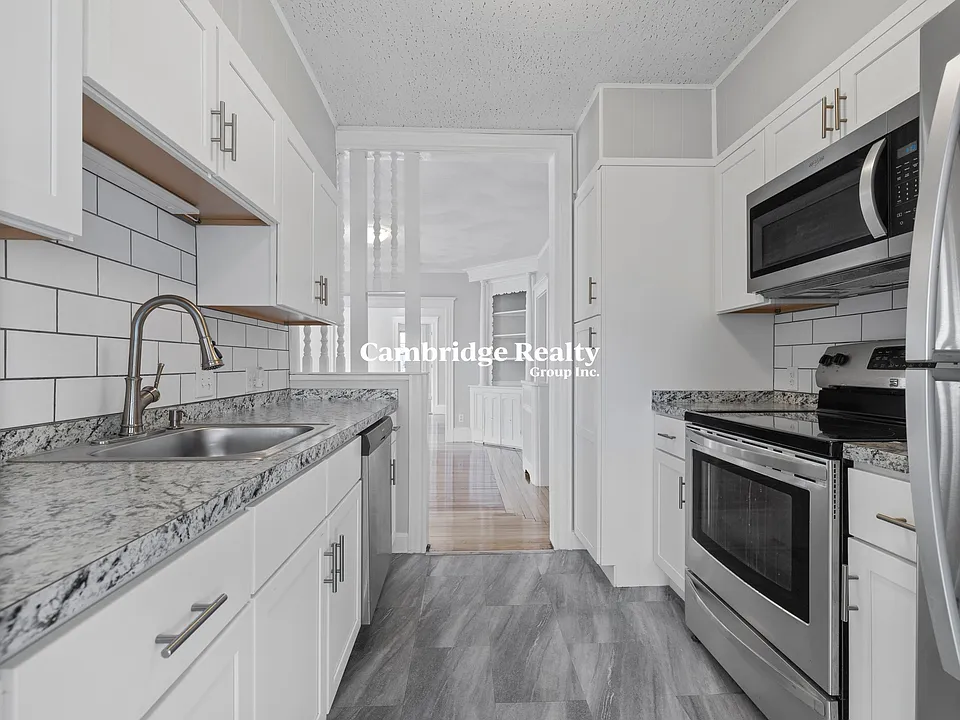 14 Windsor Rd #2T