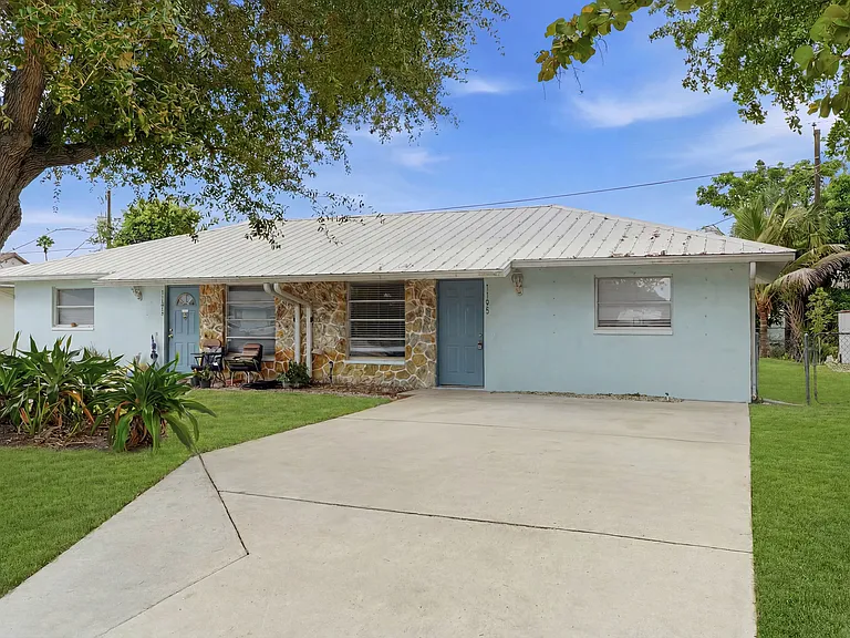 1195 S Alhambra Cir #1 — Photo 4