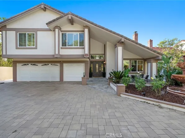 6425 E Shady Valley Ln, Anaheim, CA 92807