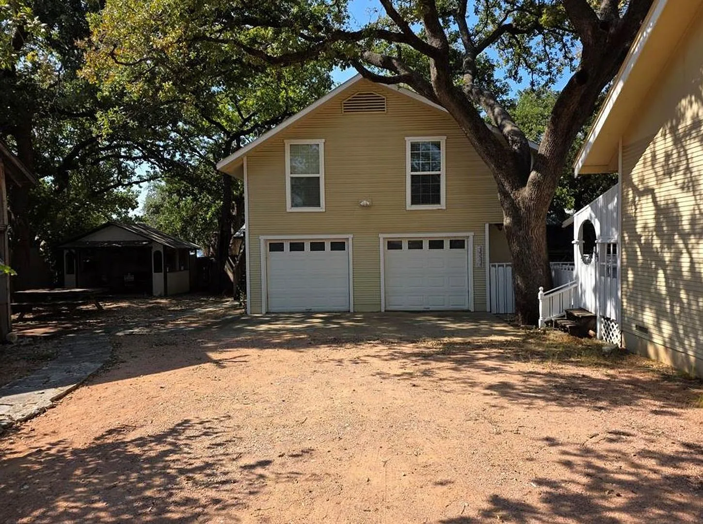 For Lease!! — Photo 1