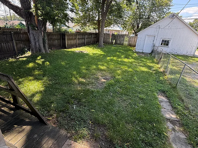 1028 Pennsylvania St — Photo 14